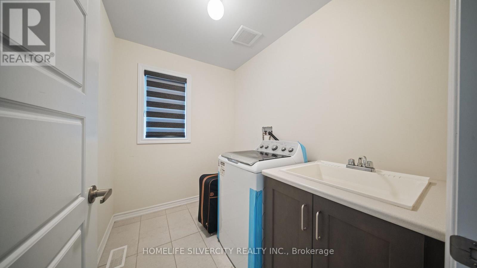 Photo 28 of 96 Strickland Avenue, Brantford ON