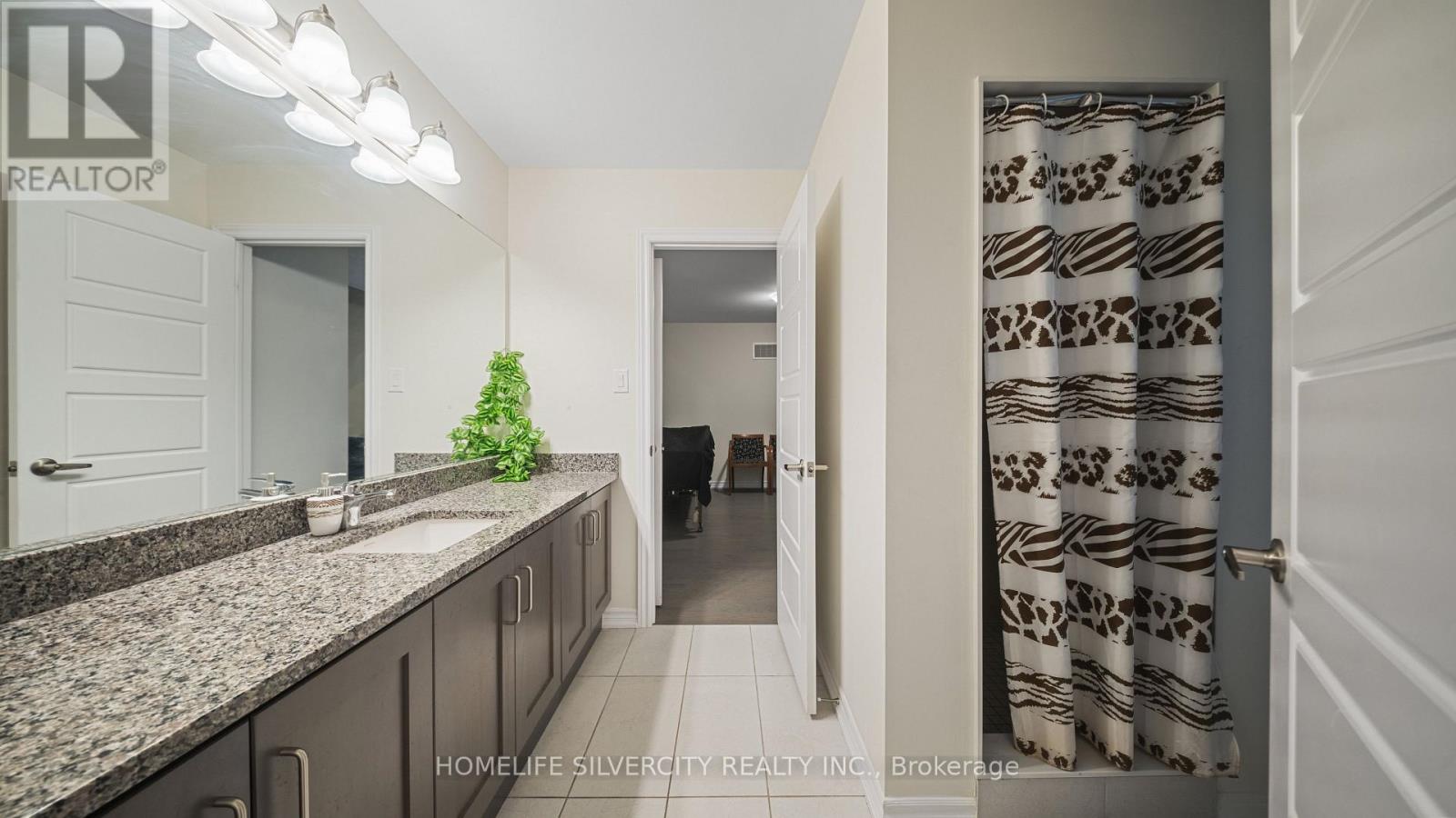Photo 14 of 96 Strickland Avenue, Brantford ON