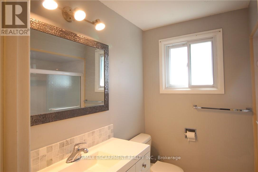 Photo 21 of 4 Purnell Drive, Hamilton ON