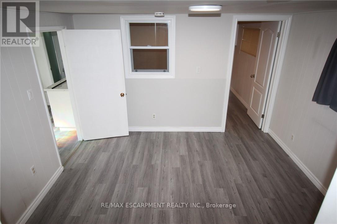 Photo 23 of 4 Purnell Drive, Hamilton ON