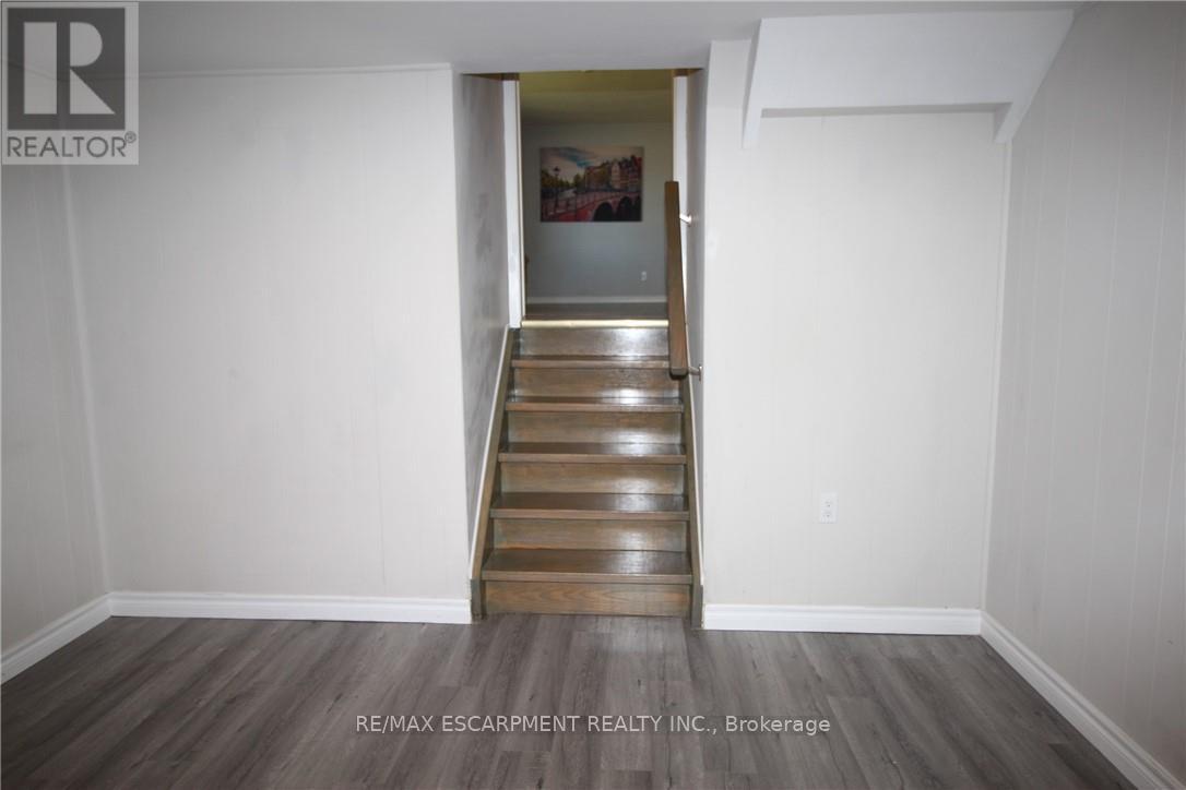 Photo 25 of 4 Purnell Drive, Hamilton ON