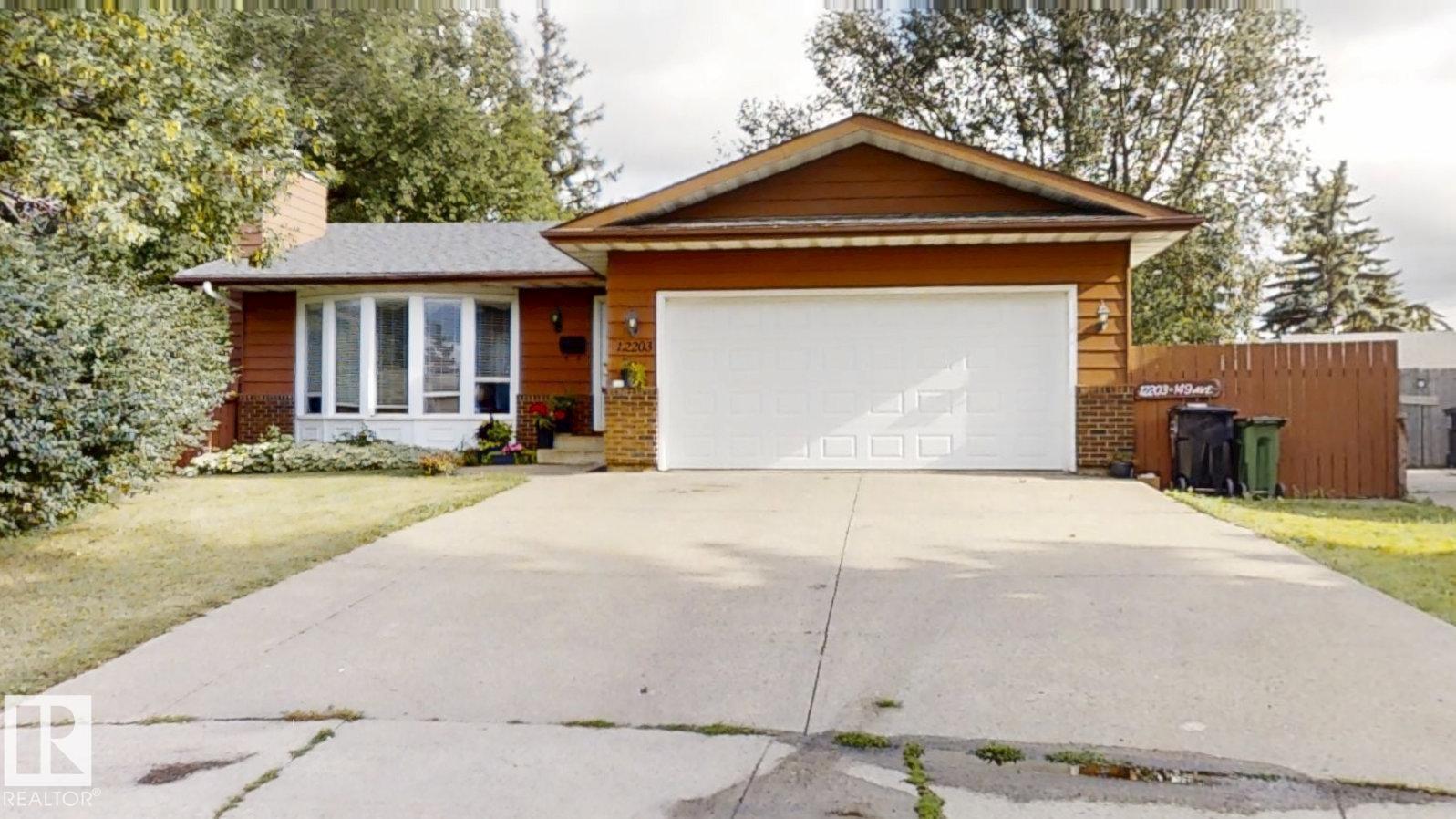 Photo 1 of 12203 149 Av Nw, Edmonton AB