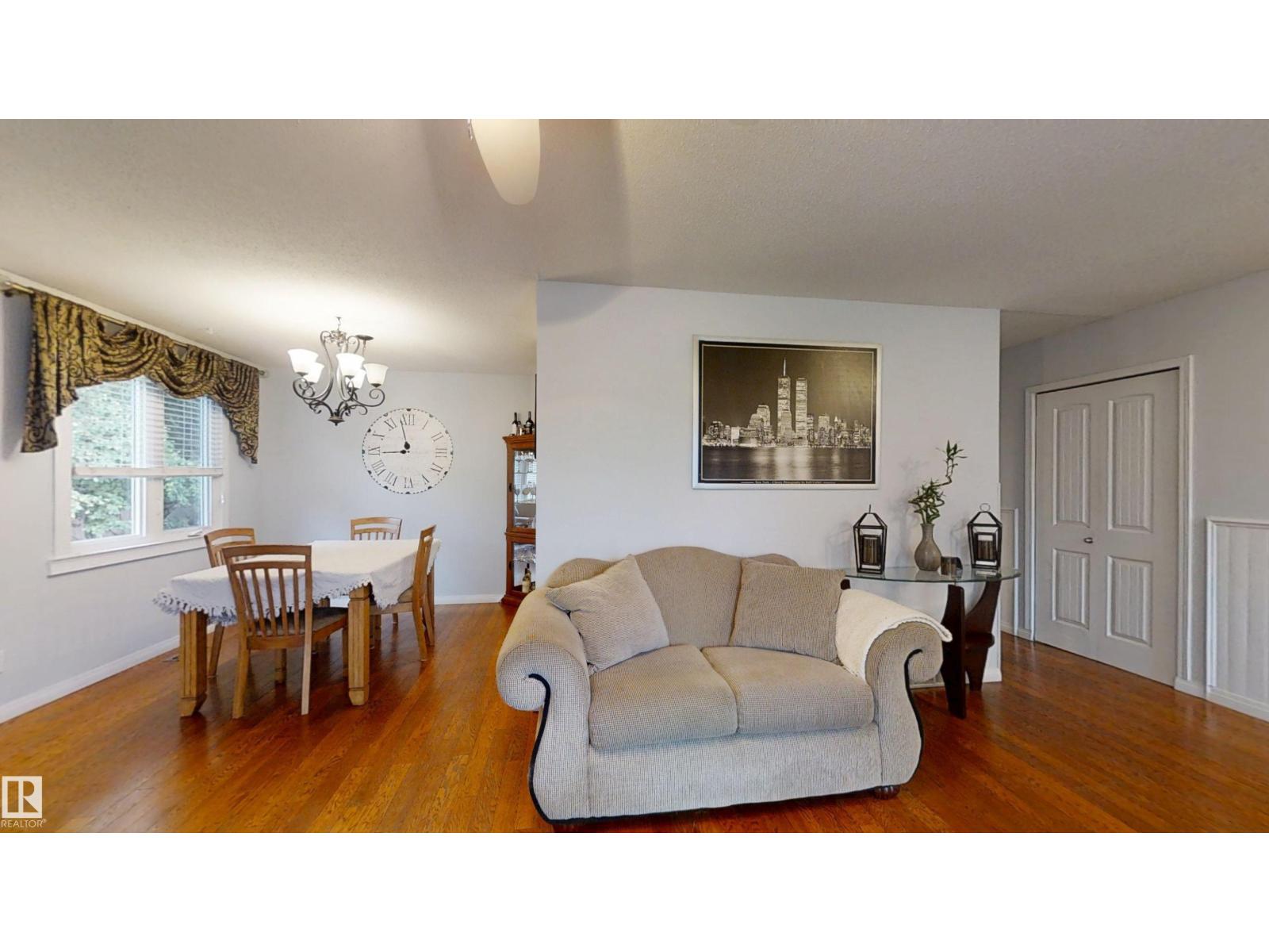 Photo 10 of 12203 149 Av Nw, Edmonton AB