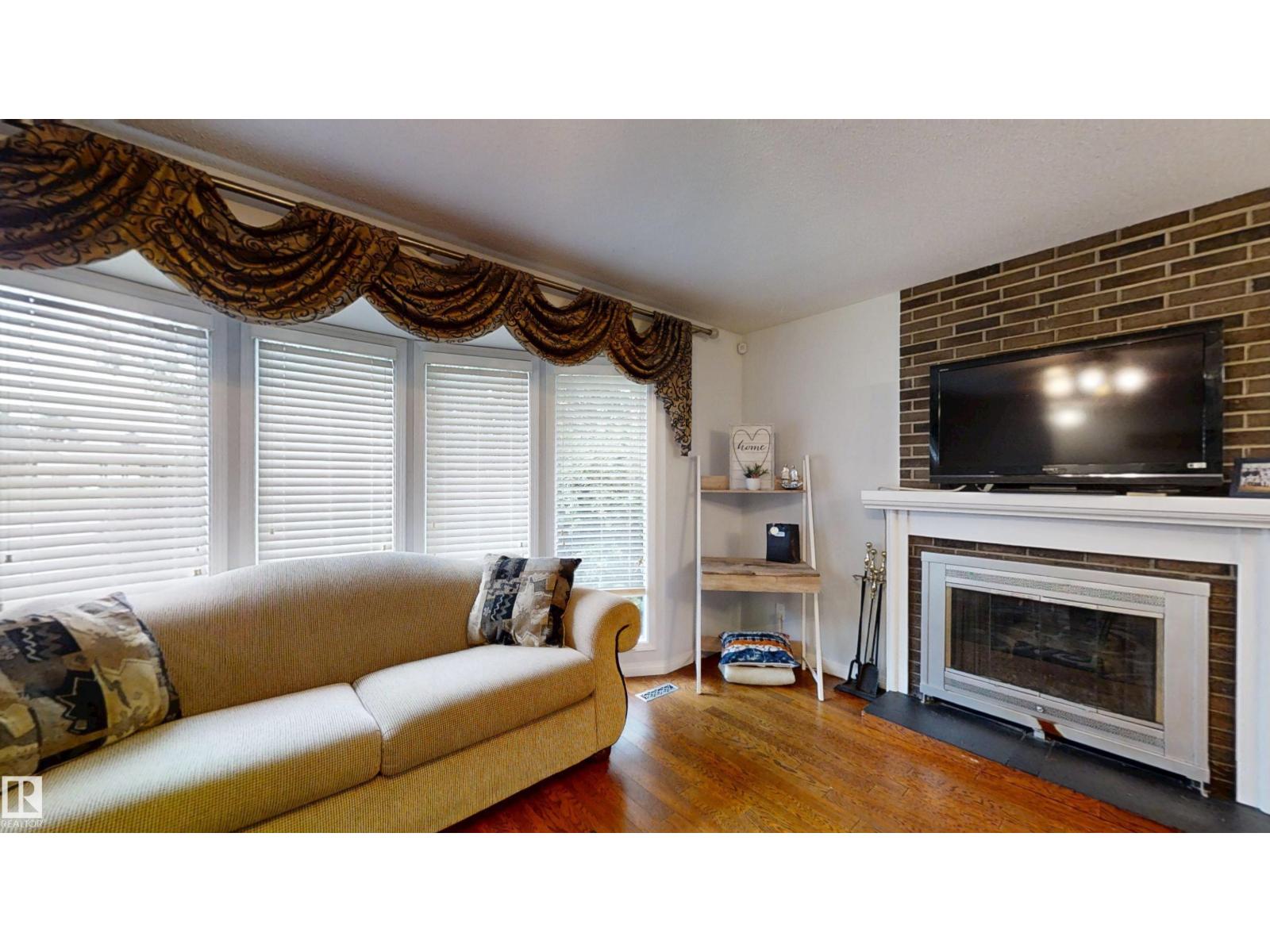 Photo 8 of 12203 149 Av Nw, Edmonton AB