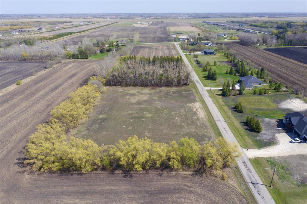 Photo 2 of 785 Bowen Avenue, East St Paul MB
