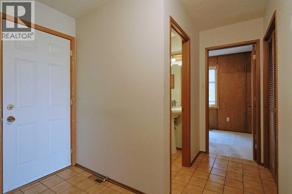 Single Family House for Sale in  Edgemont Drive NW Edgemont Calgary 