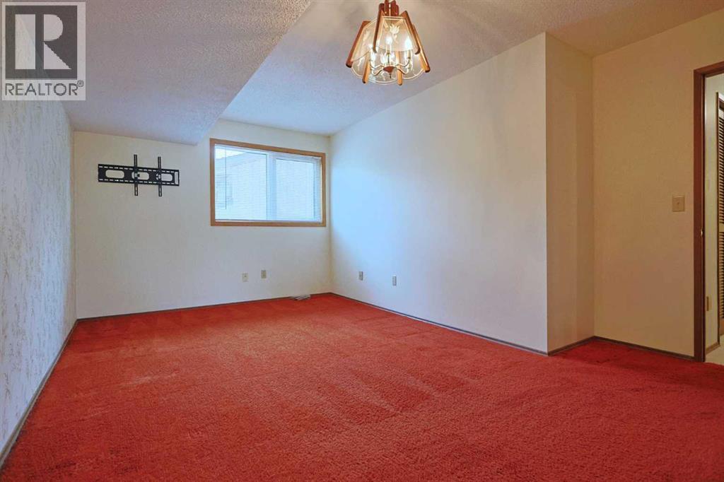 Single Family House for Sale in  Edgemont Drive NW Edgemont Calgary 