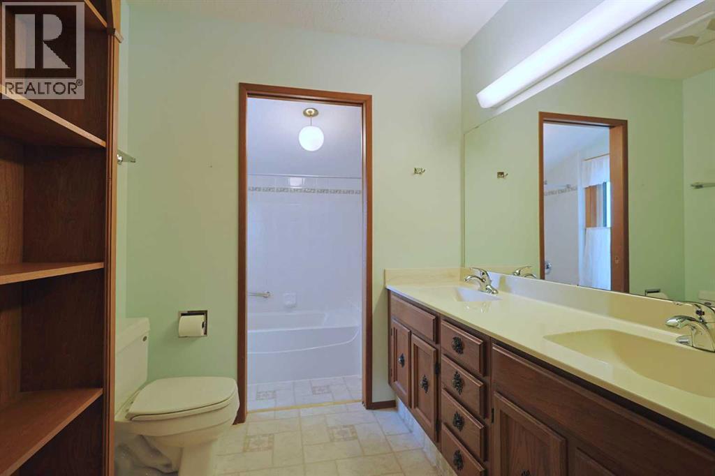 Single Family House for Sale in  Edgemont Drive NW Edgemont Calgary 