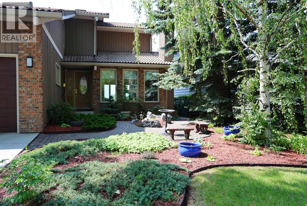 Single Family House for Sale in  Edgemont Drive NW Edgemont Calgary 