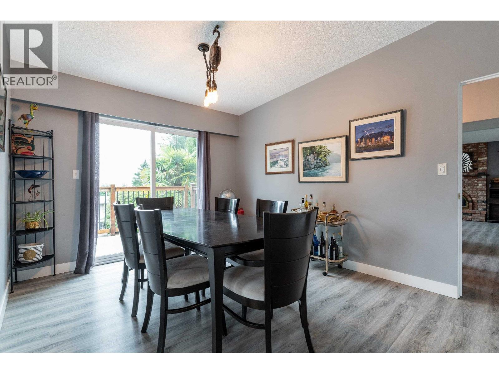 Photo 11 of 4164 Fairway Place, North Vancouver BC