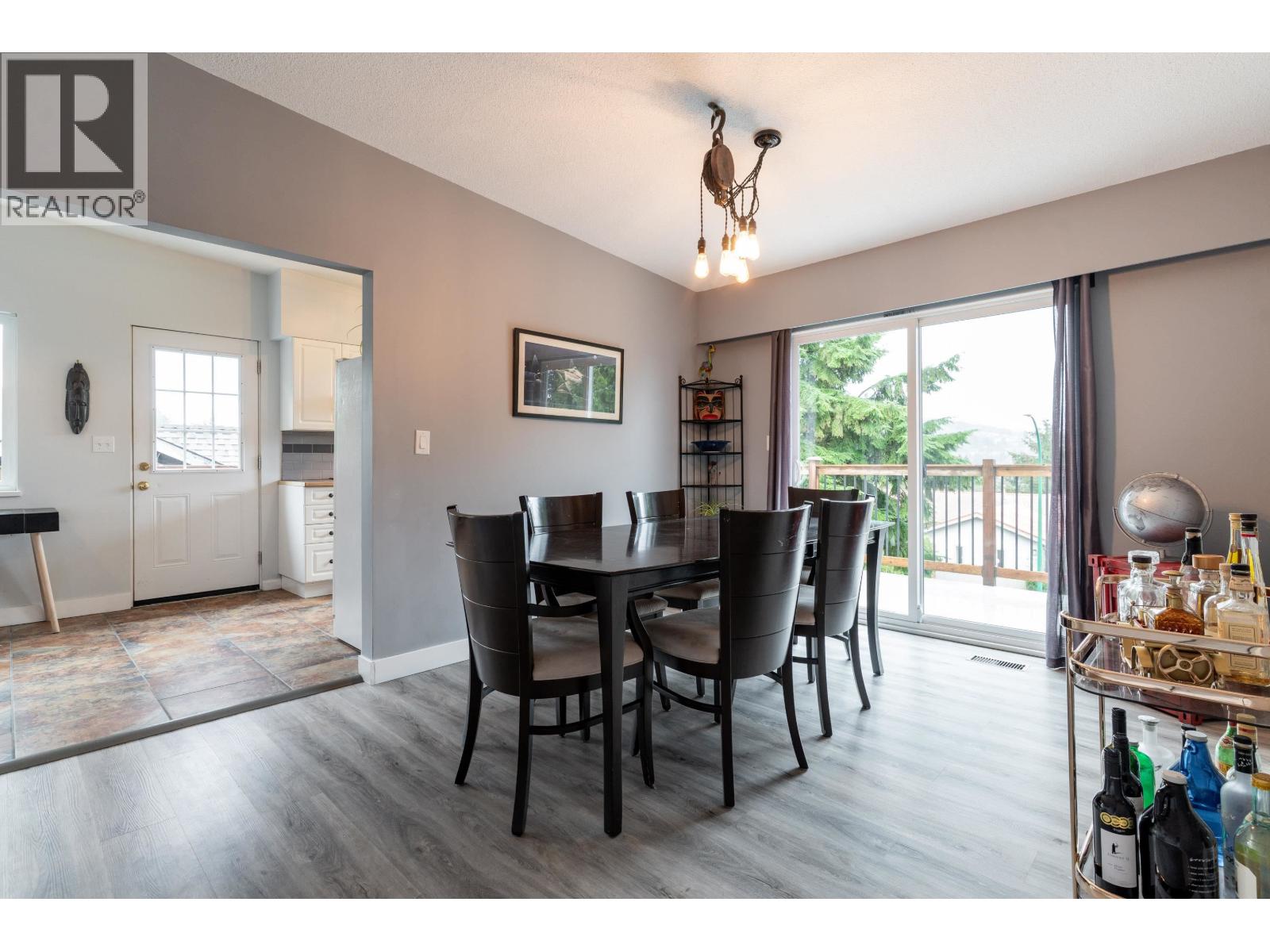 Photo 10 of 4164 Fairway Place, North Vancouver BC
