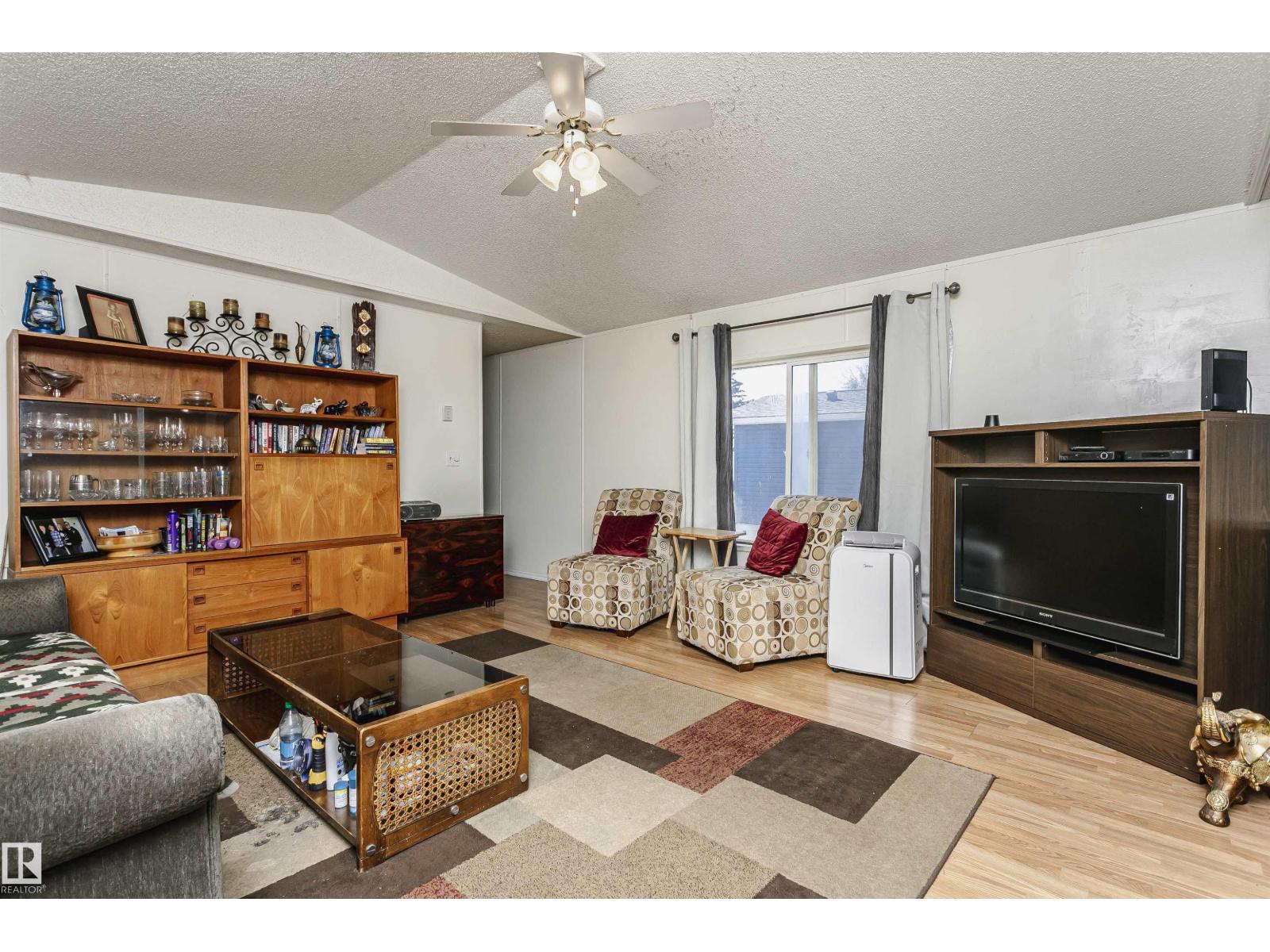 Photo 8 of 16 Willow Park Estates, Leduc AB