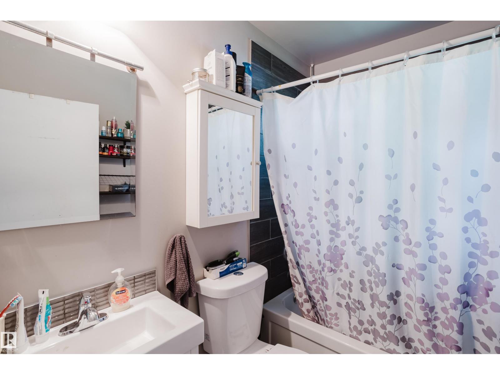 Photo 9 of 15630 105 Av Nw, Edmonton AB