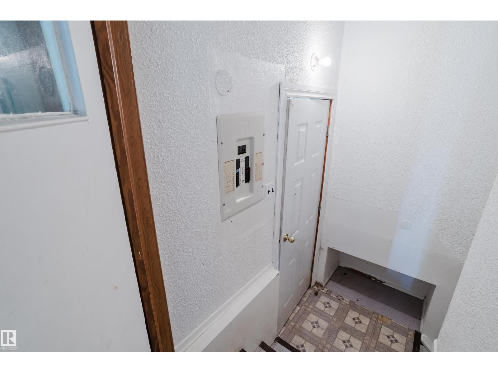 Photo 16 of 15630 105 Av Nw, Edmonton AB