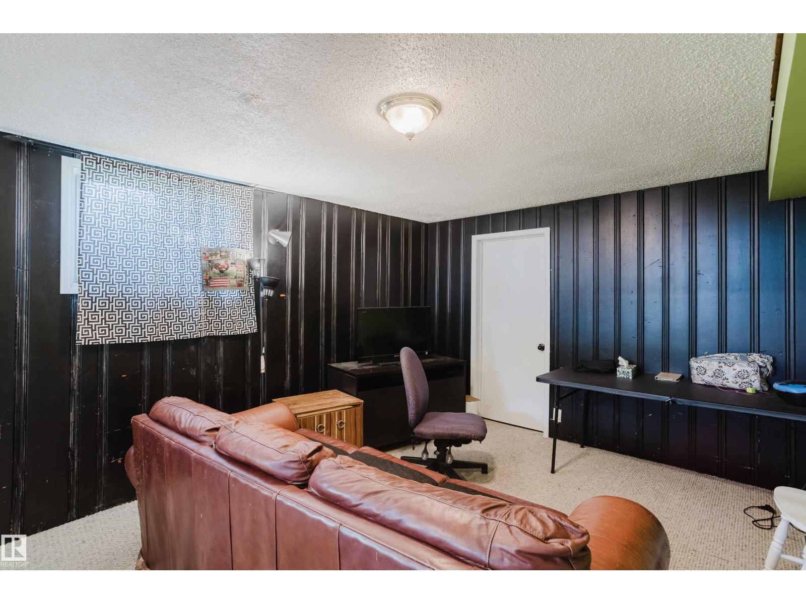 Photo 7 of 15630 105 Av Nw, Edmonton AB