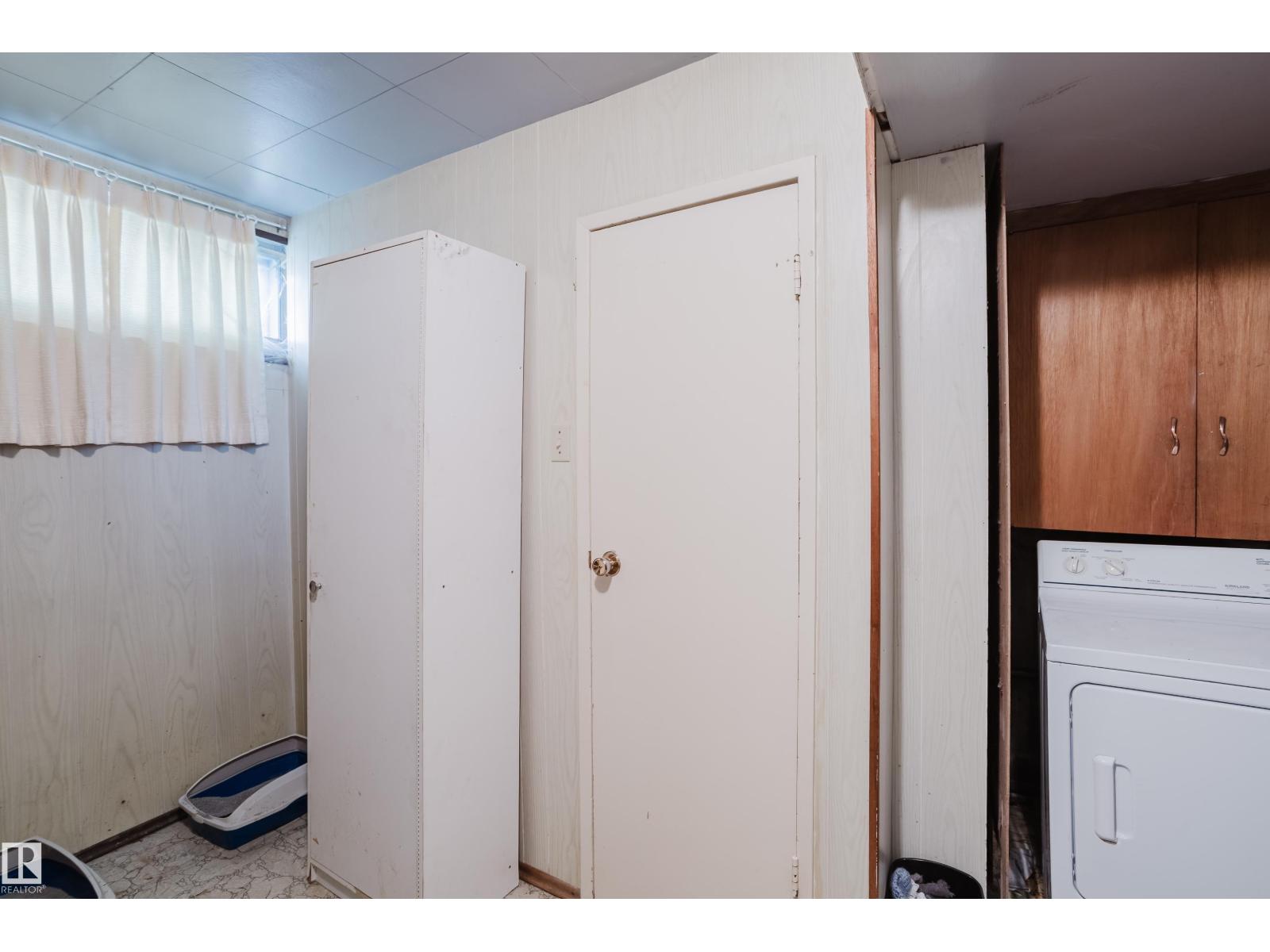 Photo 6 of 15630 105 Av Nw, Edmonton AB