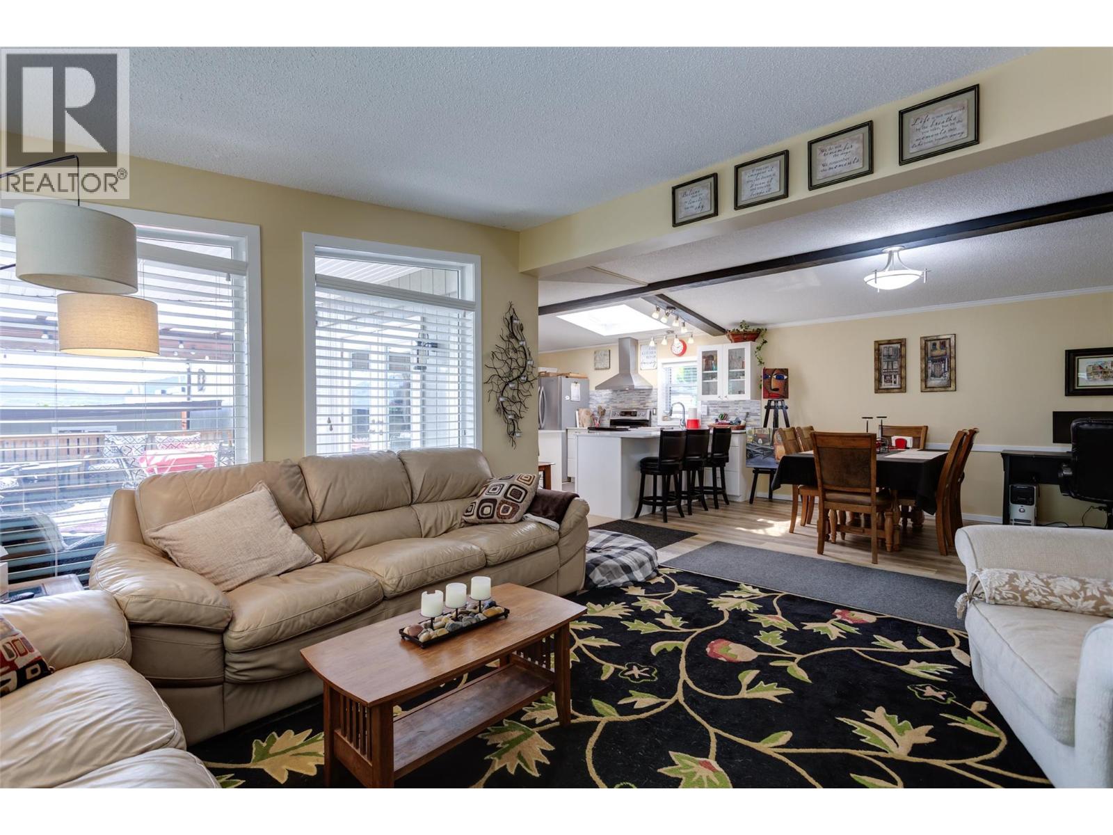 46 2001 97 S Highway, West Kelowna