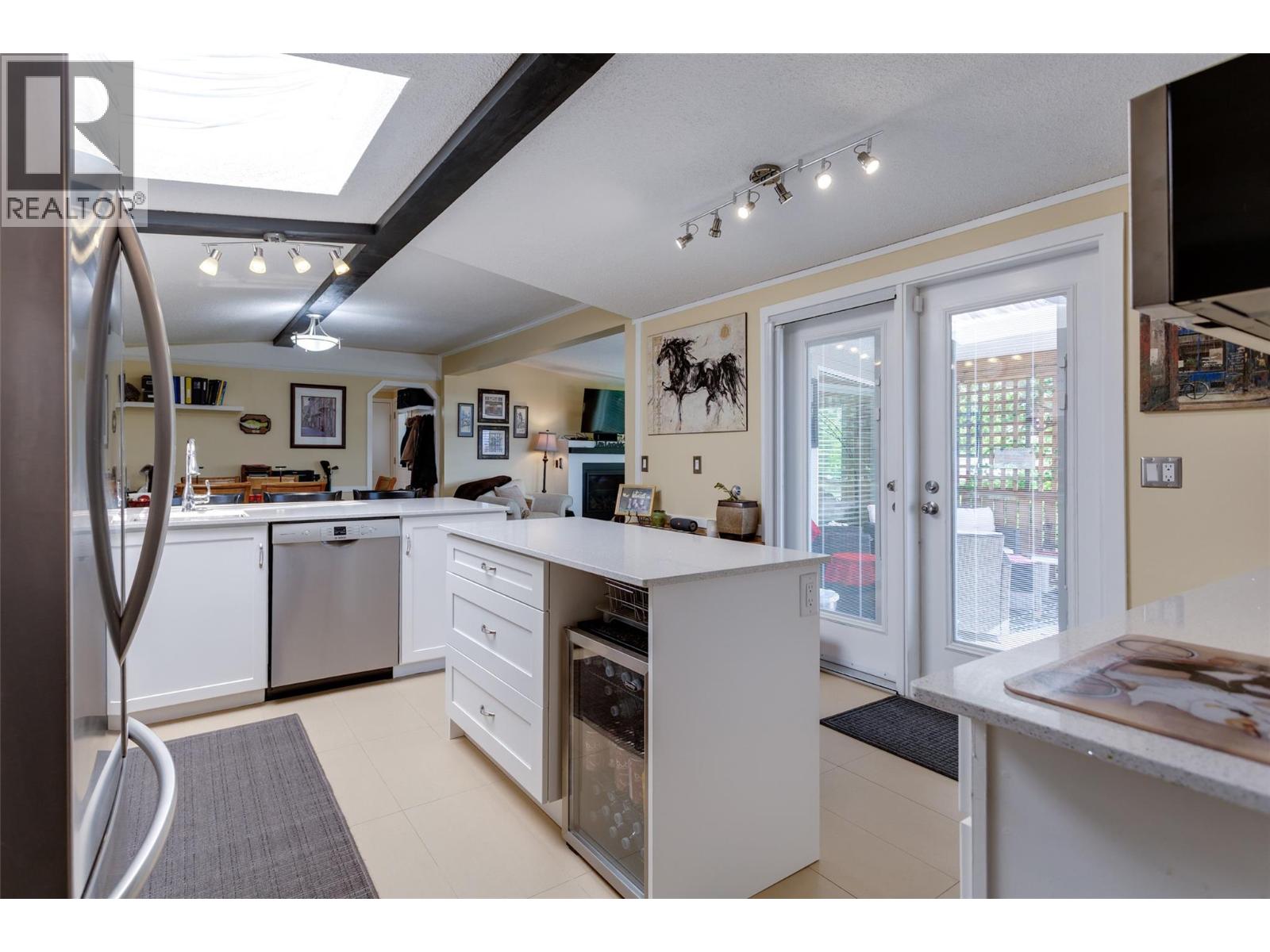 46 2001 97 S Highway, West Kelowna