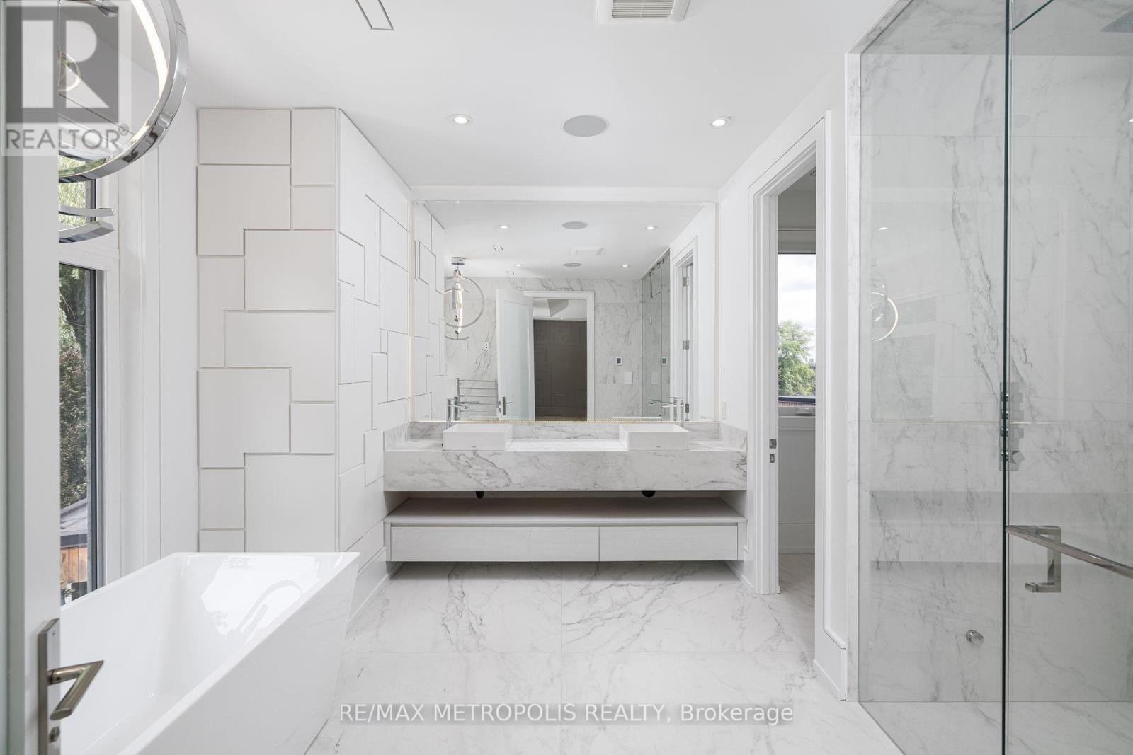 Photo 18 of 12 Bearwood Drive, Toronto ON
