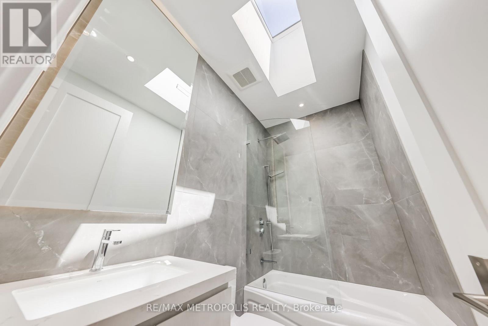 Photo 20 of 12 Bearwood Drive, Toronto ON