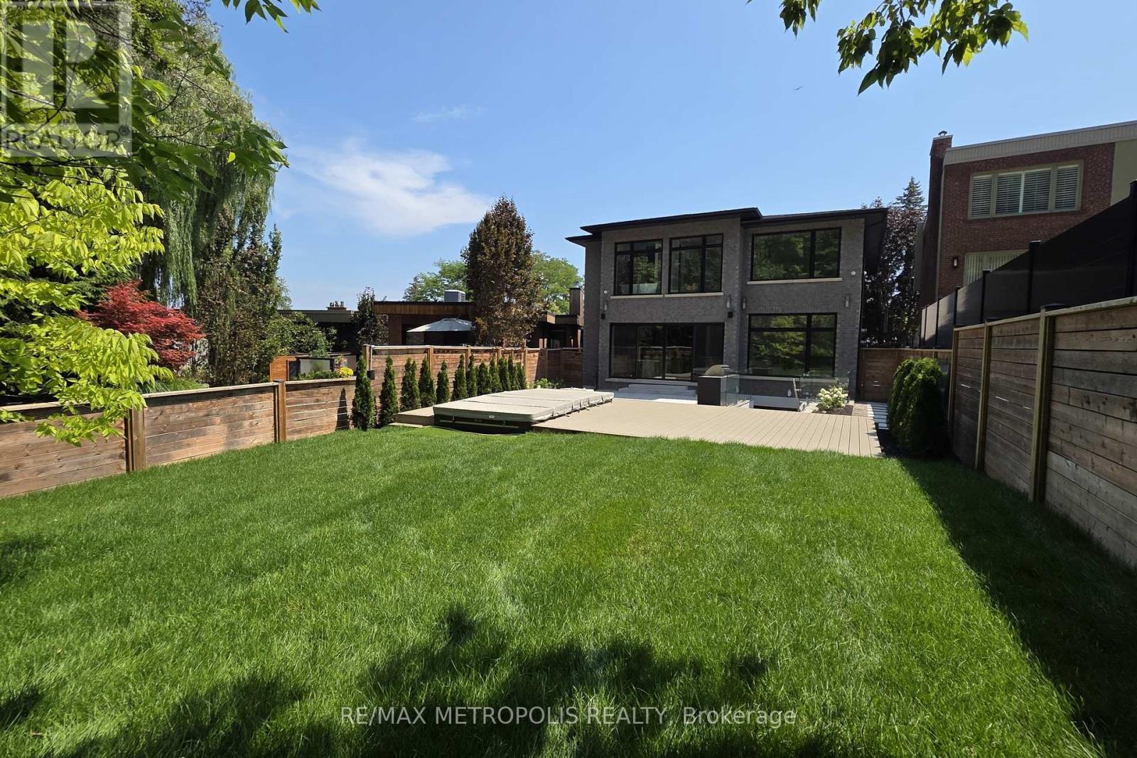 Photo 33 of 12 Bearwood Drive, Toronto ON