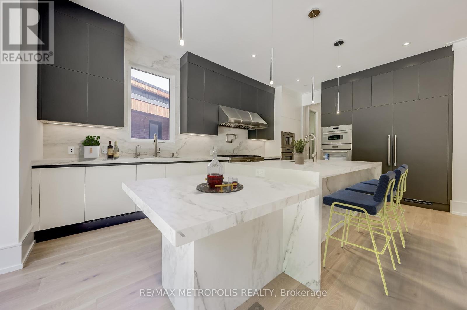 Photo 8 of 12 Bearwood Drive, Toronto ON