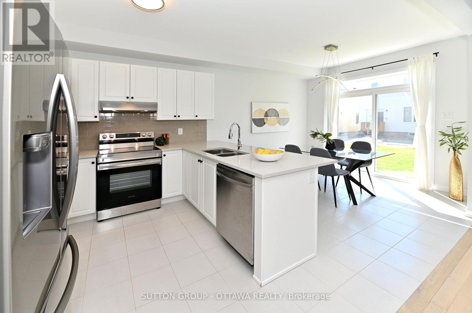 Photo 22 of 64 Ralph Erfle Way, Ottawa ON