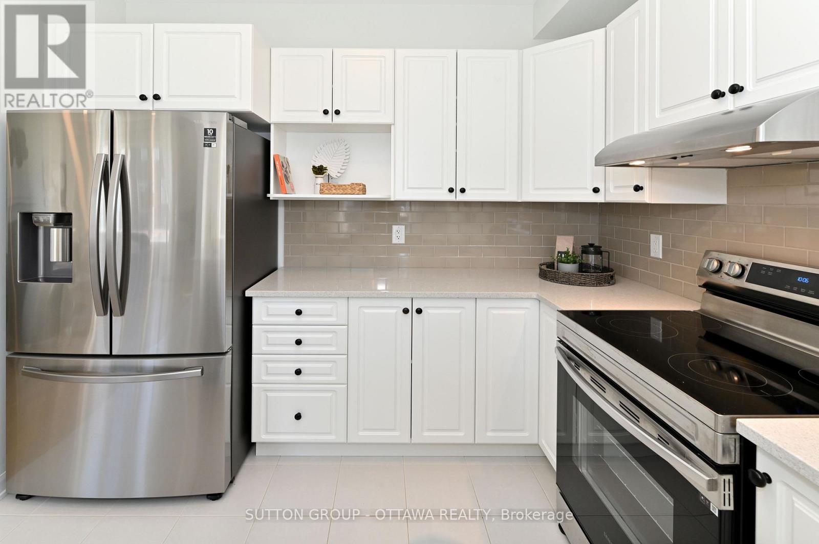 Photo 10 of 64 Ralph Erfle Way, Ottawa ON