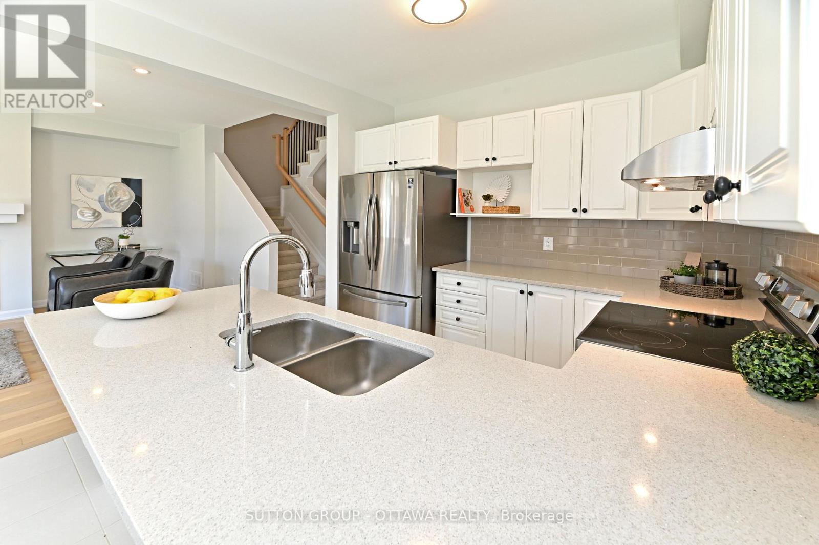 Photo 23 of 64 Ralph Erfle Way, Ottawa ON