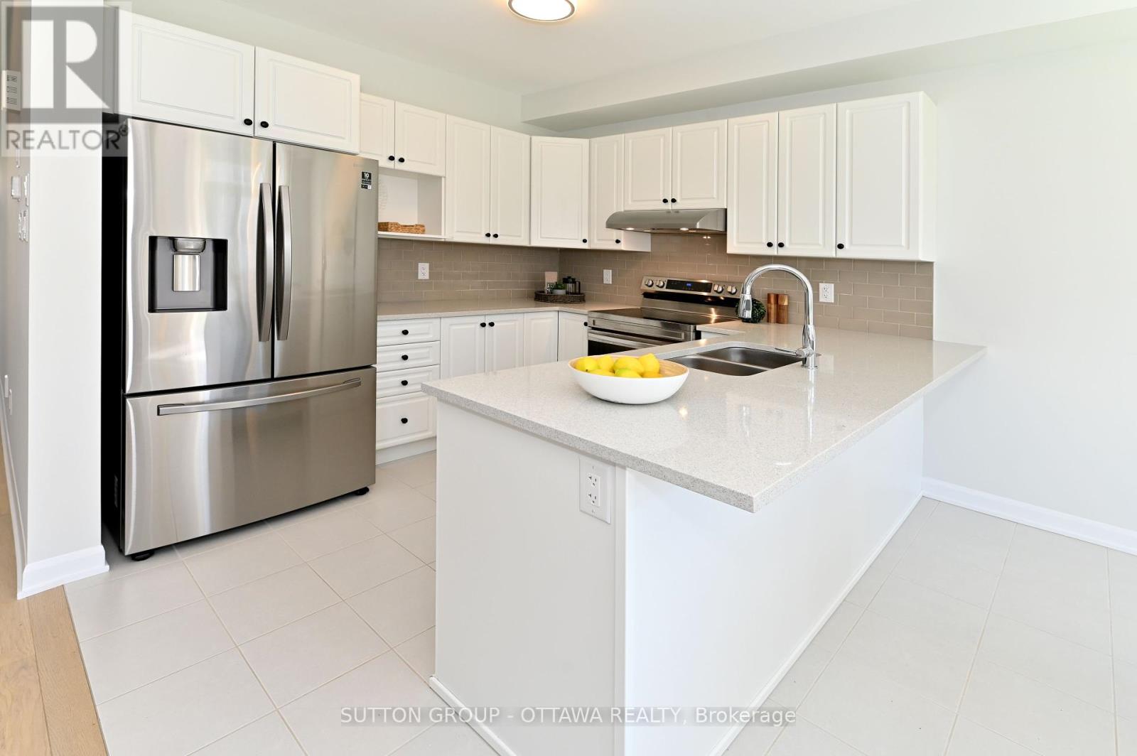 Photo 5 of 64 Ralph Erfle Way, Ottawa ON