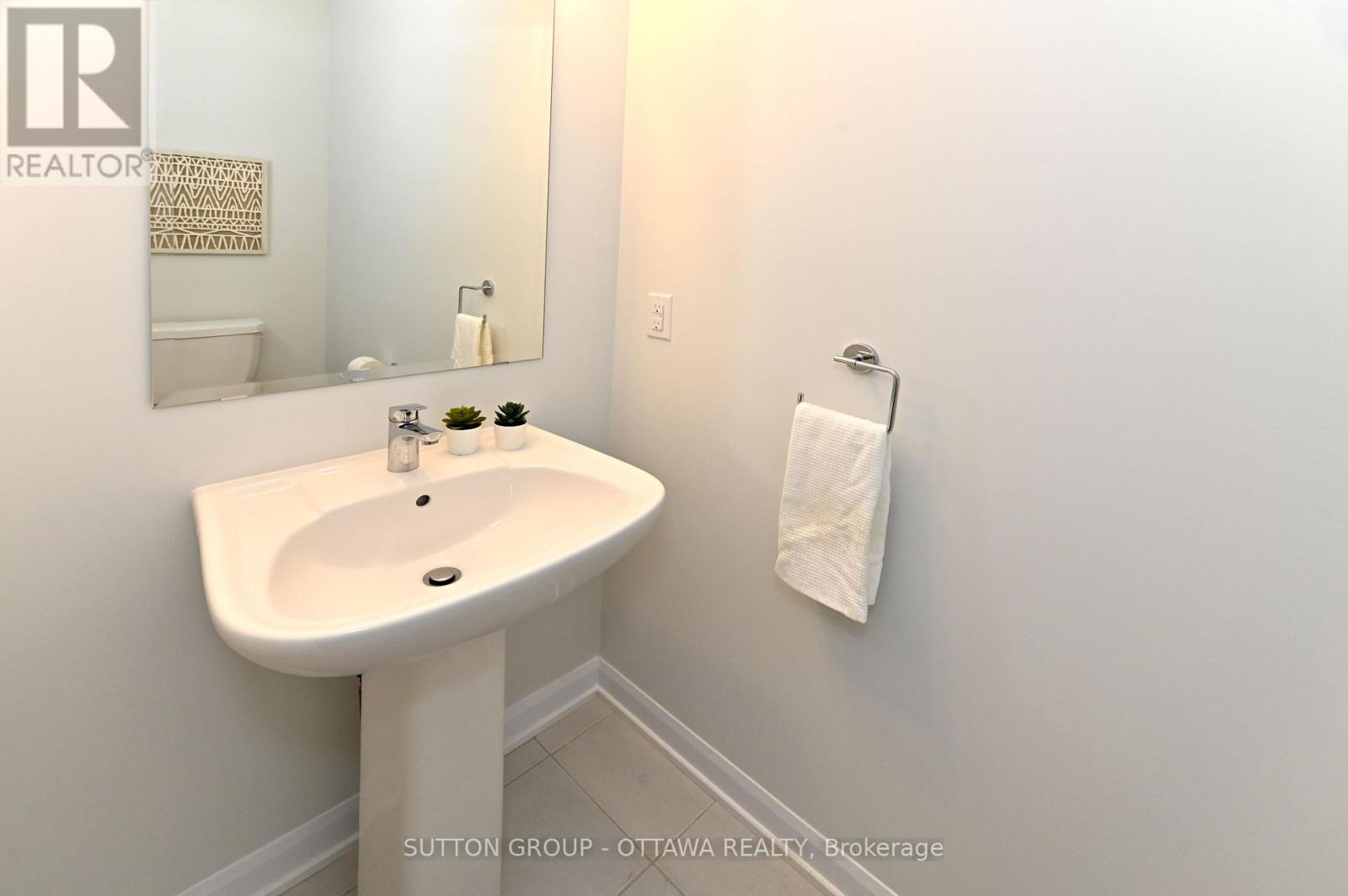 Photo 1 of 64 Ralph Erfle Way, Ottawa ON