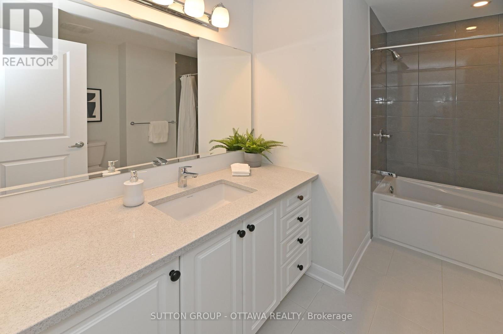 Photo 3 of 64 Ralph Erfle Way, Ottawa ON