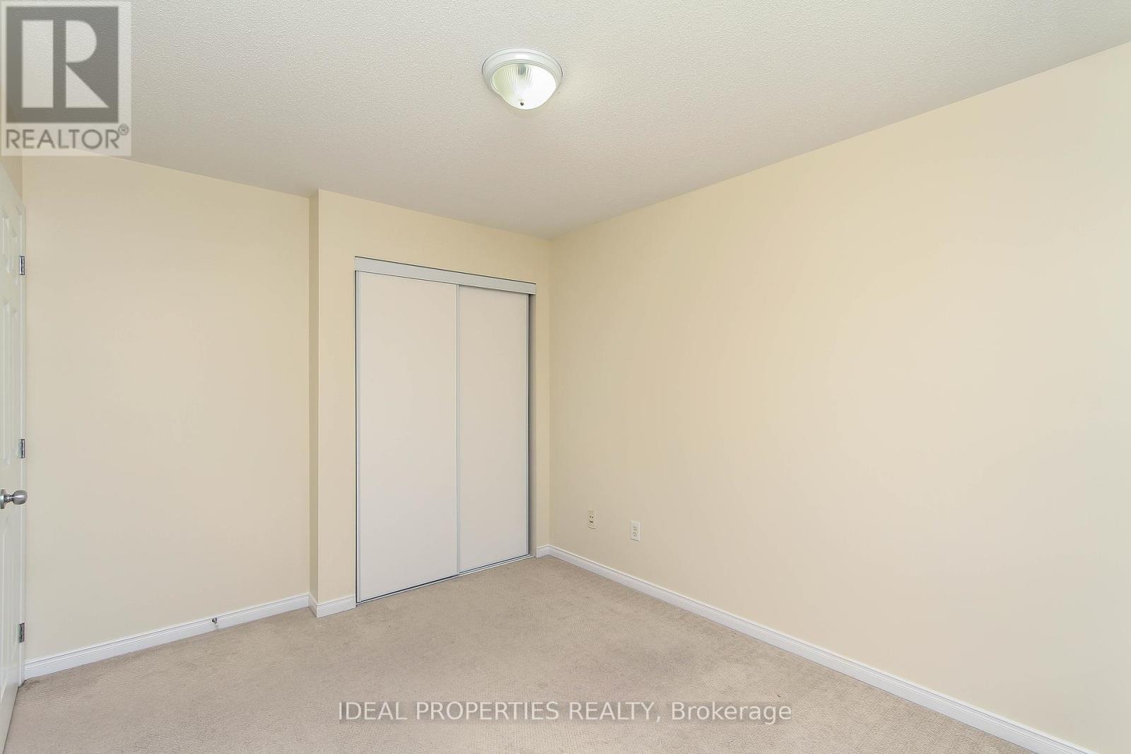 Photo 34 of 565 Pepperville Crescent N, Ottawa ON