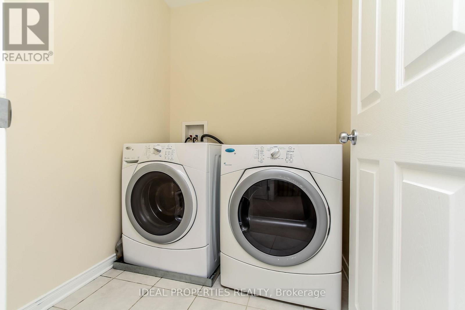 Photo 7 of 565 Pepperville Crescent N, Ottawa ON