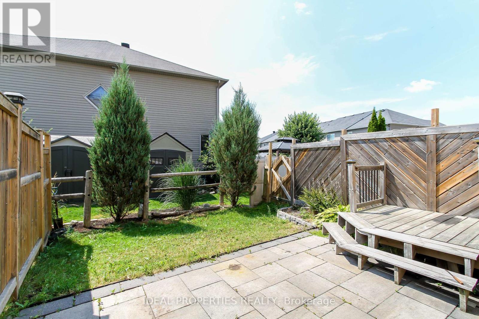 Photo 2 of 565 Pepperville Crescent N, Ottawa ON