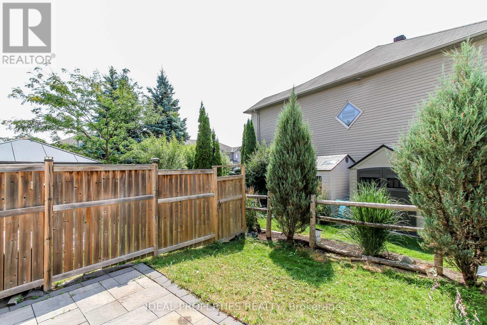 Photo 31 of 565 Pepperville Crescent N, Ottawa ON