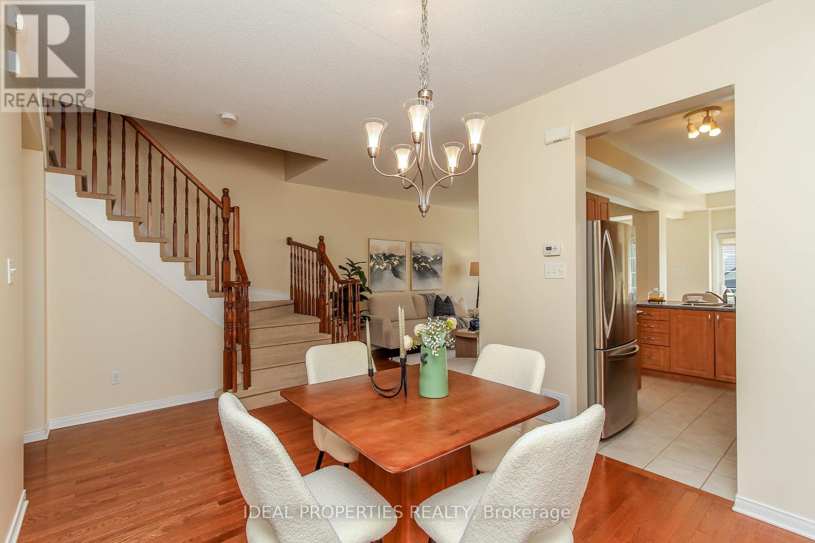 Photo 22 of 565 Pepperville Crescent N, Ottawa ON