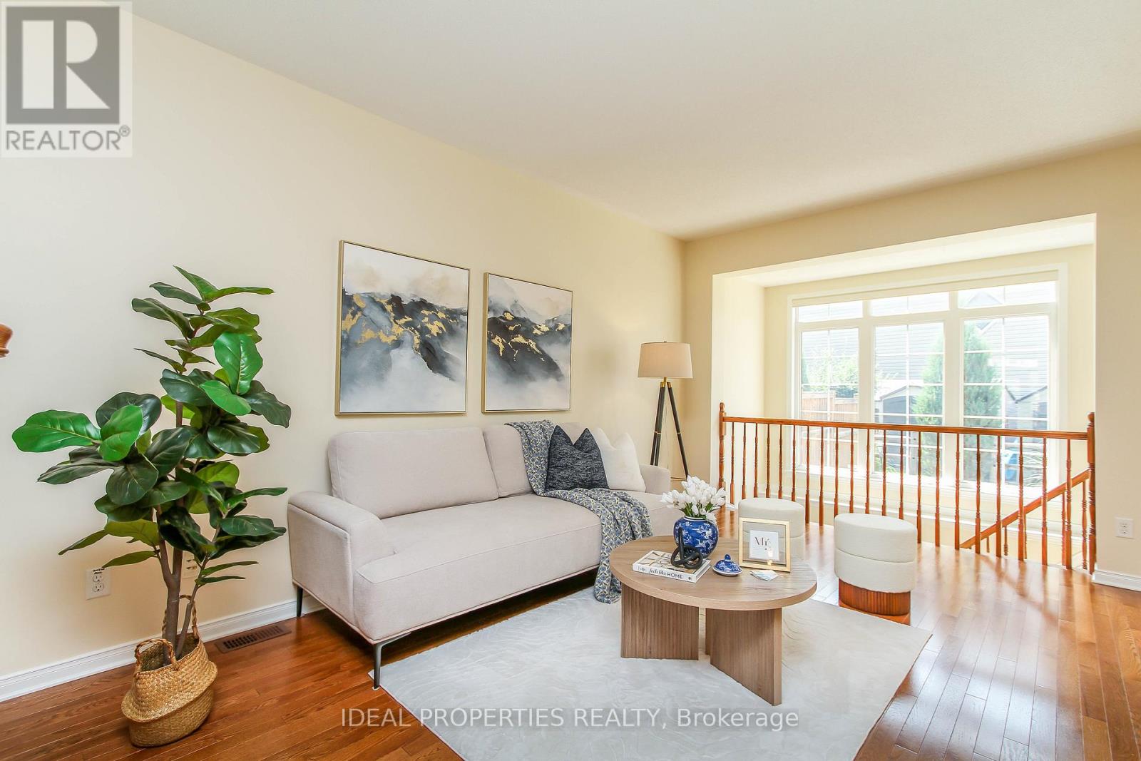 Photo 8 of 565 Pepperville Crescent N, Ottawa ON