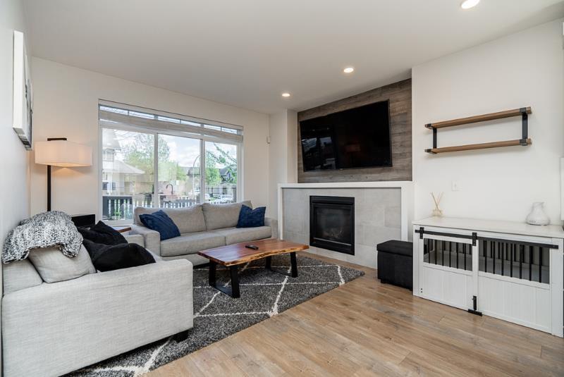 Photo 9 of 15 6897 201 Street, Langley BC