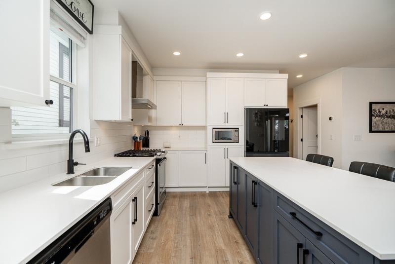 Photo 6 of 15 6897 201 Street, Langley BC