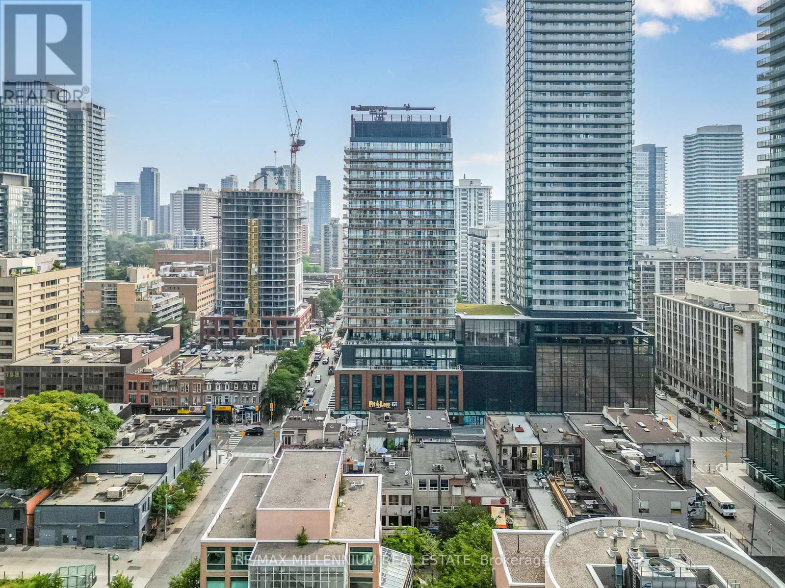 Photo 4 of 1308 18 Maitland Terrace, Toronto ON