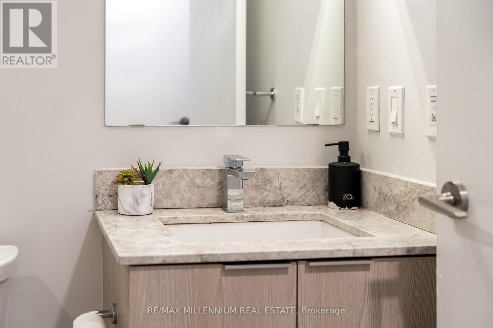 Photo 25 of 1308 18 Maitland Terrace, Toronto ON