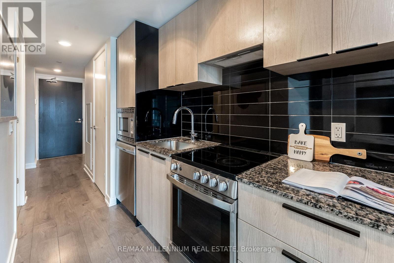 Photo 32 of 1308 18 Maitland Terrace, Toronto ON