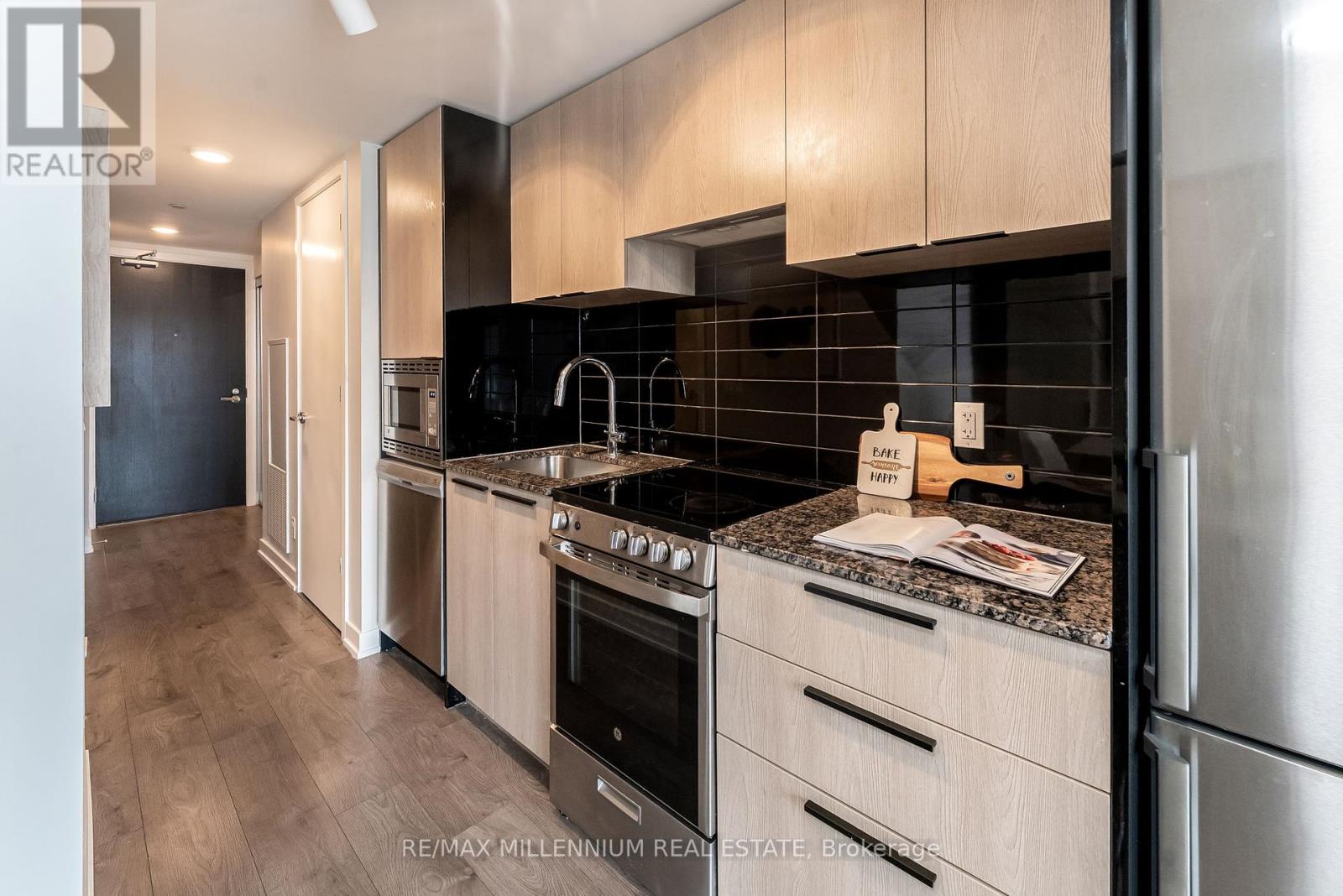 Photo 10 of 1308 18 Maitland Terrace, Toronto ON