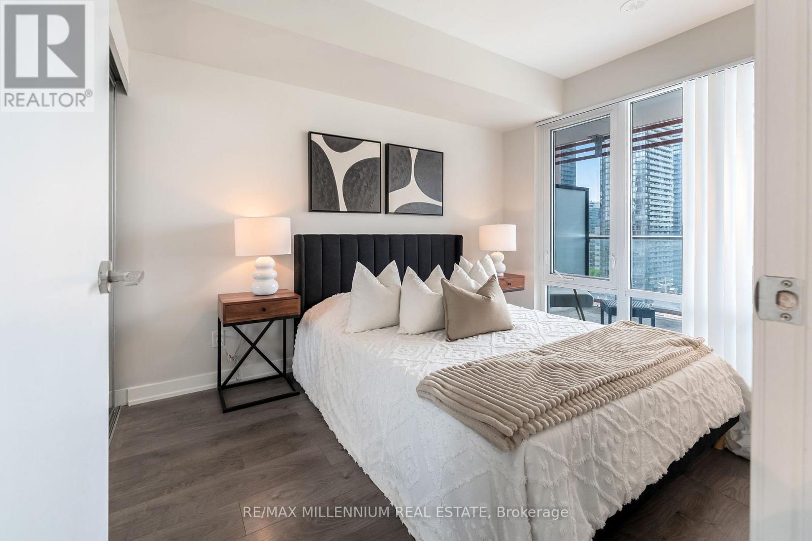 Photo 1 of 1308 18 Maitland Terrace, Toronto ON