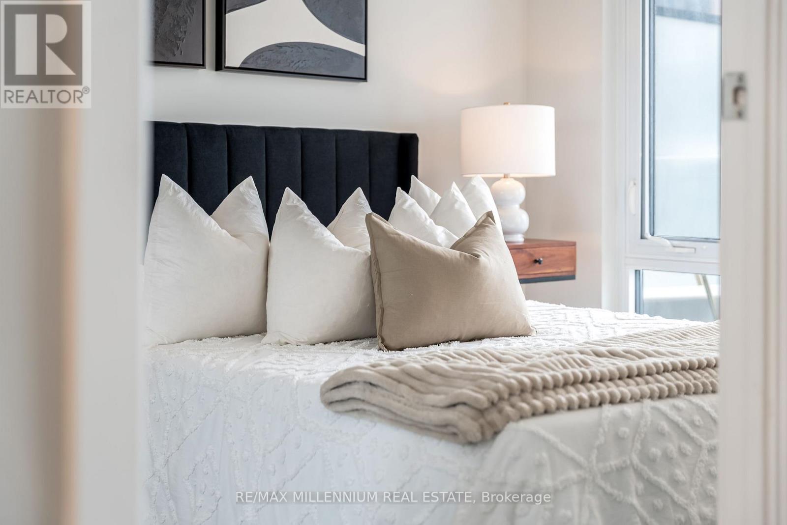 Photo 8 of 1308 18 Maitland Terrace, Toronto ON