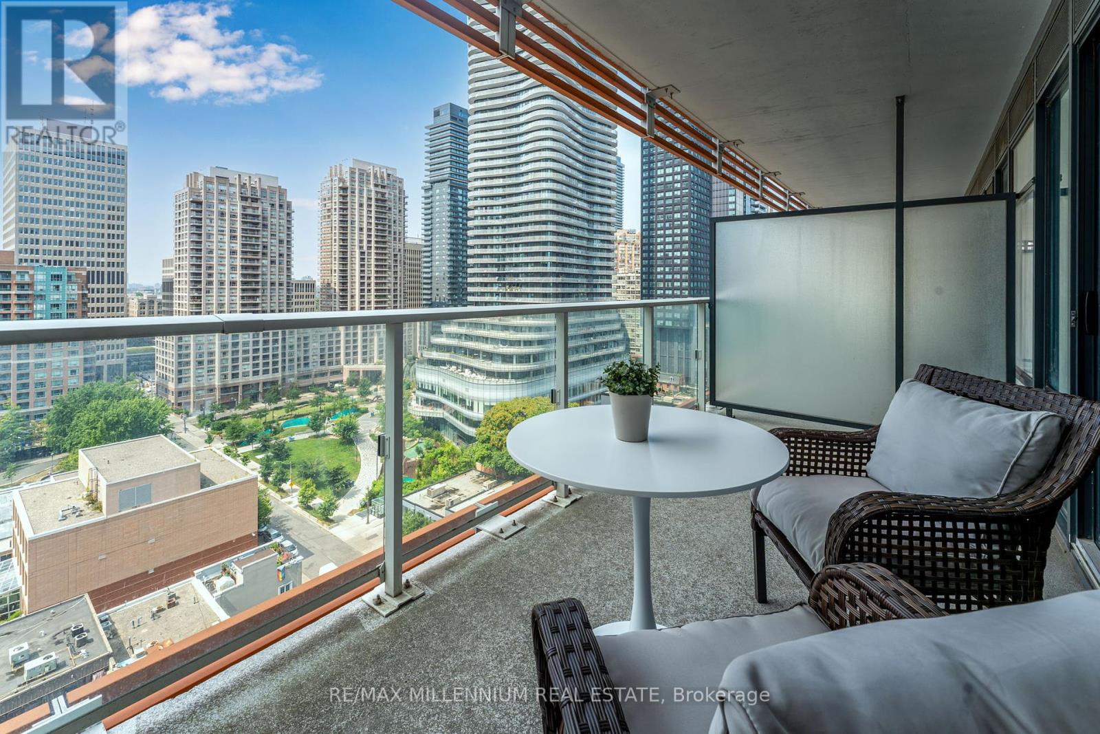 Photo 5 of 1308 18 Maitland Terrace, Toronto ON