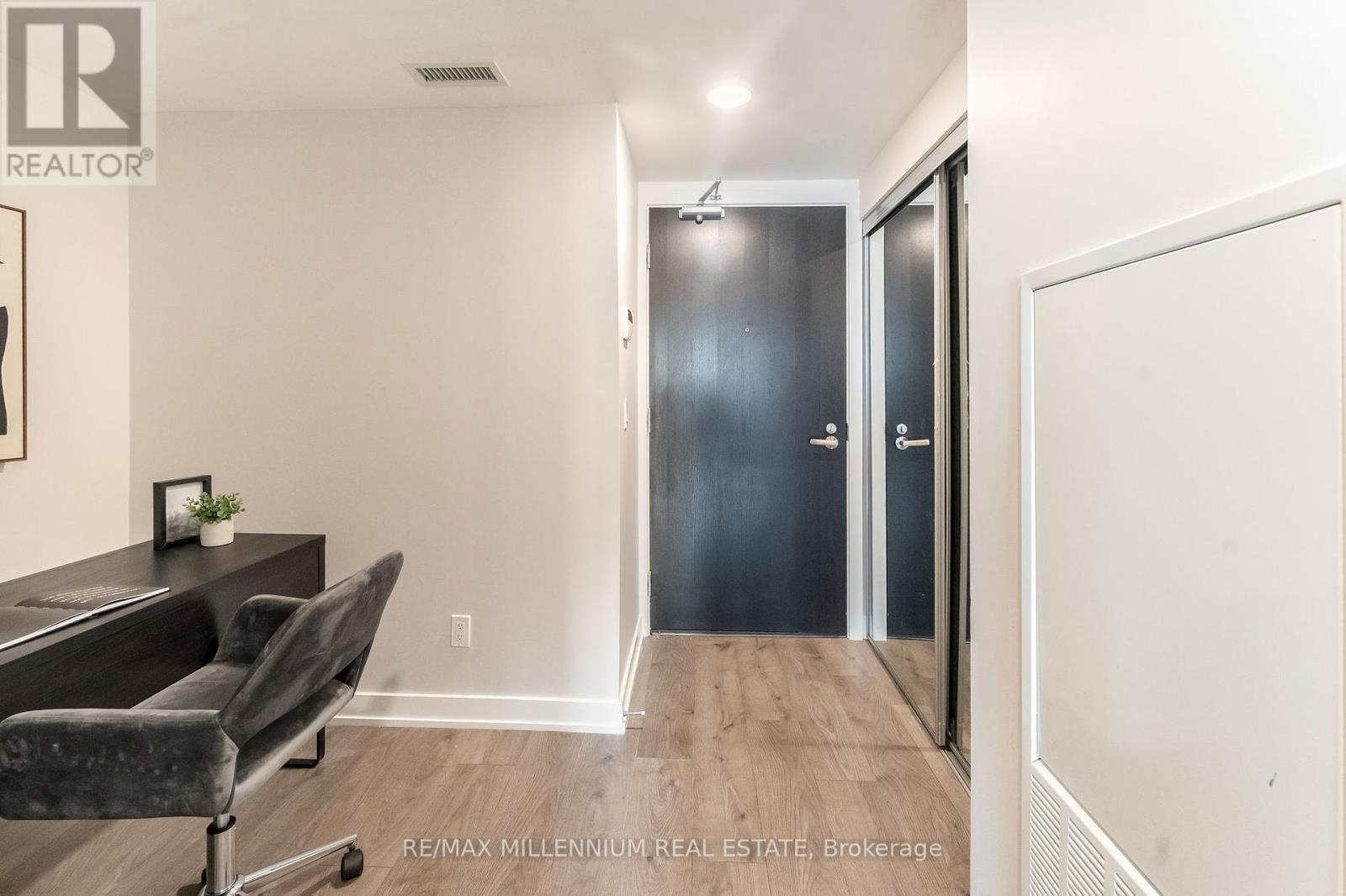 Photo 15 of 1308 18 Maitland Terrace, Toronto ON
