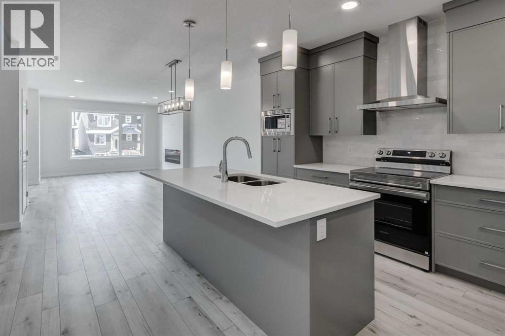 Photo 9 of 909 Livingston View Ne, Calgary AB
