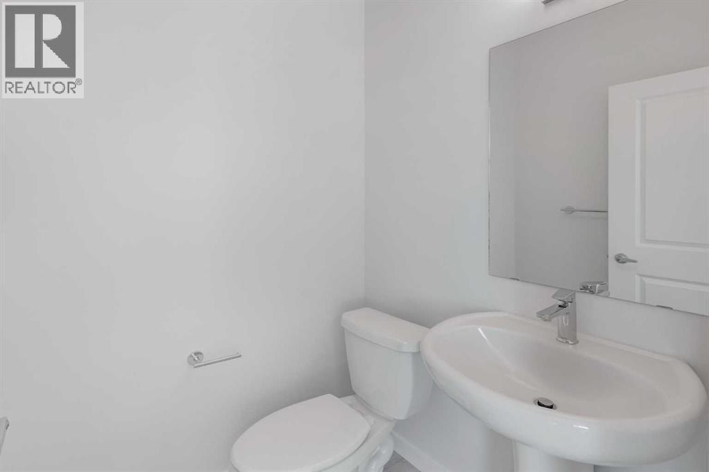 Photo 11 of 909 Livingston View Ne, Calgary AB